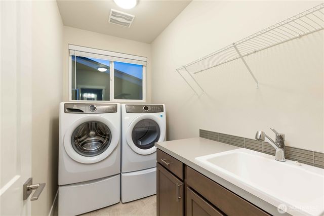 139 Blackfish Court, Bremerton, WA 98310