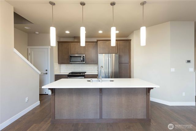 139 Blackfish Court, Bremerton, WA 98310