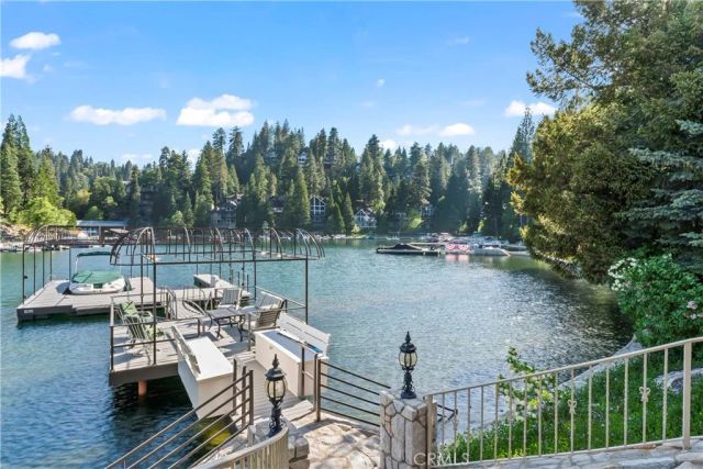177 Shorewood Drive, Lake Arrowhead, CA 92352