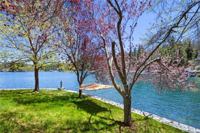 177 Shorewood Drive, Lake Arrowhead, CA 92352