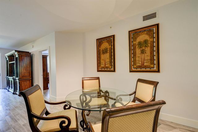 11770 St Andrews Place 105, Wellington, FL 33414