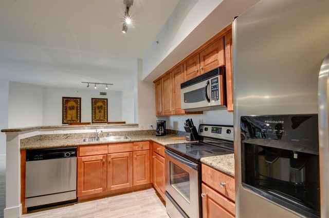 11770 St Andrews Place 105, Wellington, FL 33414