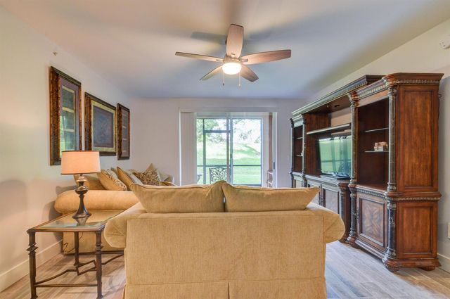 11770 St Andrews Place 105, Wellington, FL 33414