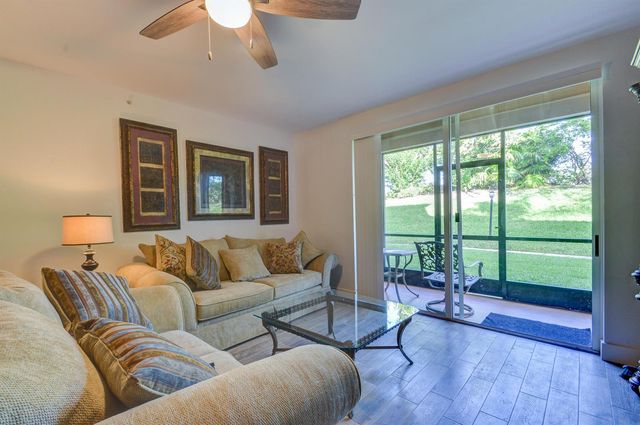 11770 St Andrews Place 105, Wellington, FL 33414