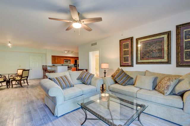 11770 St Andrews Place 105, Wellington, FL 33414