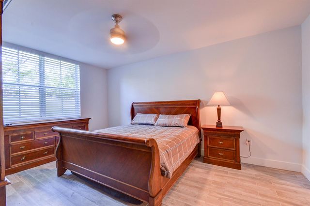 11770 St Andrews Place 105, Wellington, FL 33414