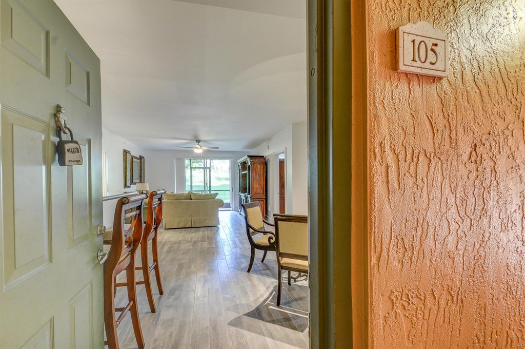11770 St Andrews Place 105, Wellington, FL 33414