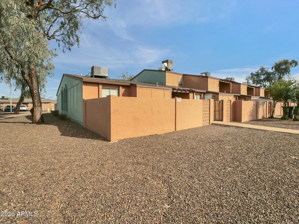 3645 N 69th Avenue Unit 30, Phoenix, AZ 85033 — photo 2