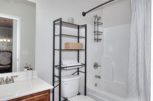 4069 Anthony Creek Drive, Loganville, GA 30052