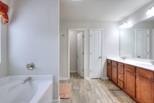 4069 Anthony Creek Drive, Loganville, GA 30052