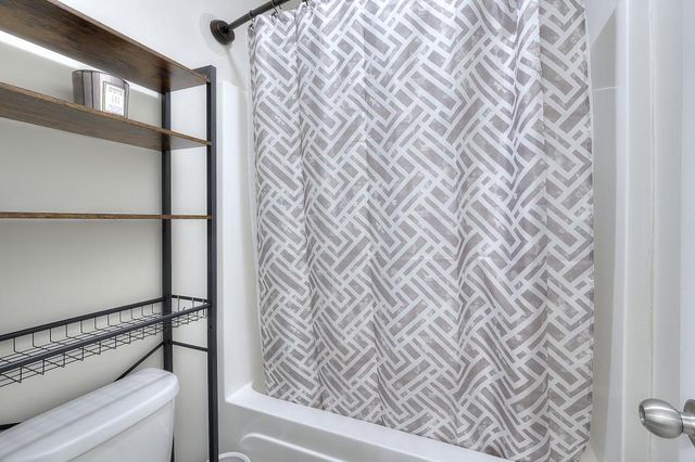 4069 Anthony Creek Drive, Loganville, GA 30052