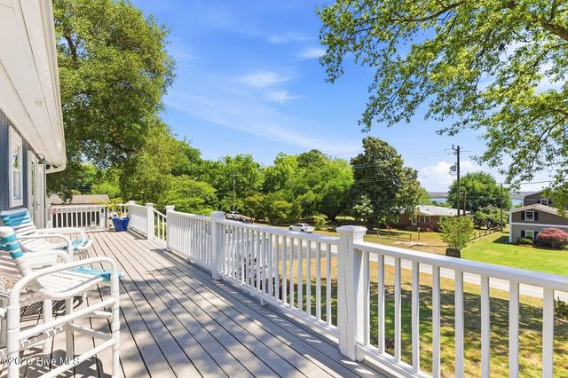 710 Hughes Road, Hampstead, NC 28443