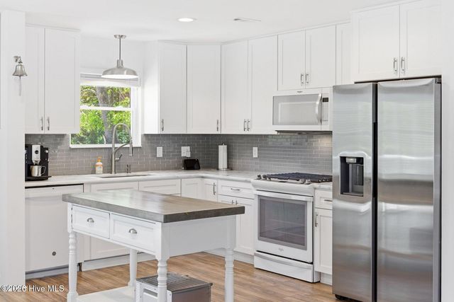 710 Hughes Road, Hampstead, NC 28443