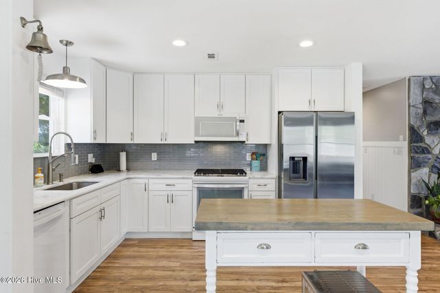 710 Hughes Road, Hampstead, NC 28443
