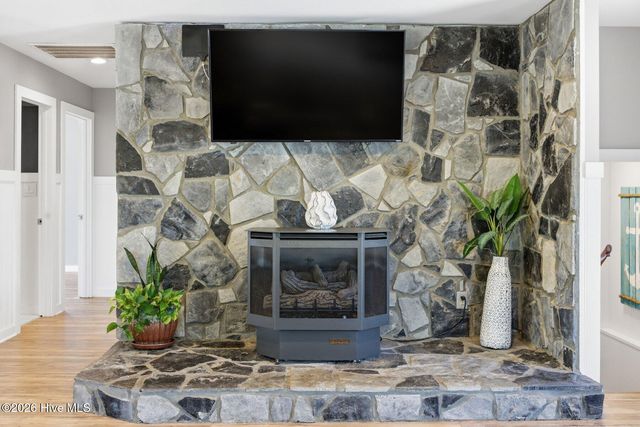 710 Hughes Road, Hampstead, NC 28443