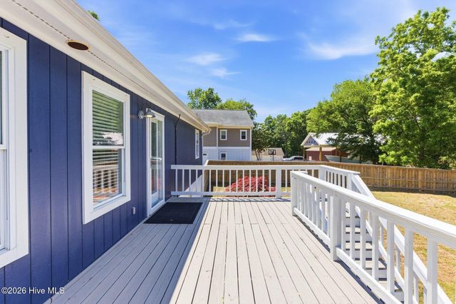 710 Hughes Road, Hampstead, NC 28443