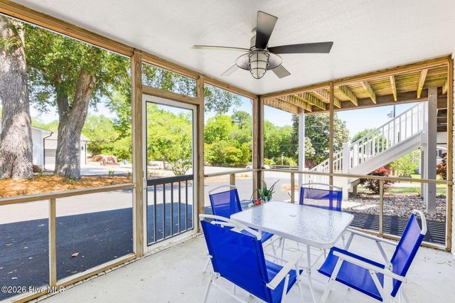710 Hughes Road, Hampstead, NC 28443