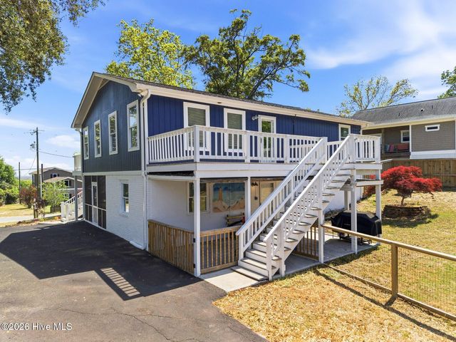 710 Hughes Road, Hampstead, NC 28443