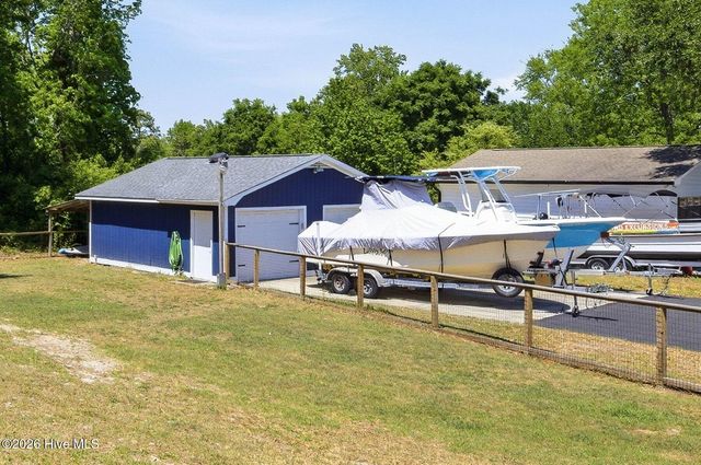 710 Hughes Road, Hampstead, NC 28443