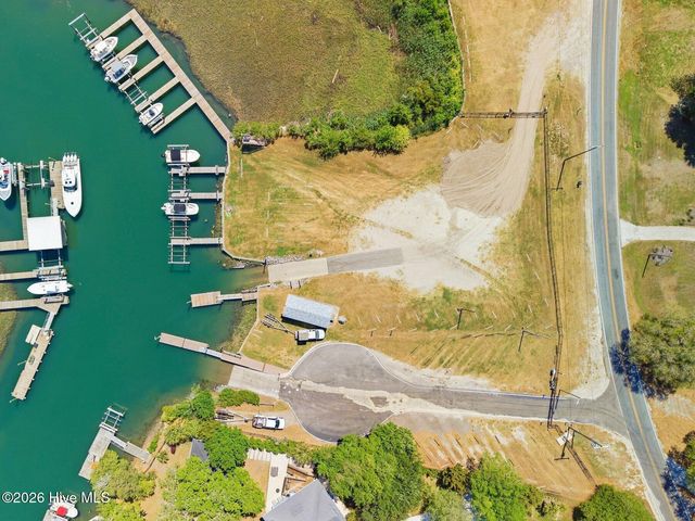 710 Hughes Road, Hampstead, NC 28443