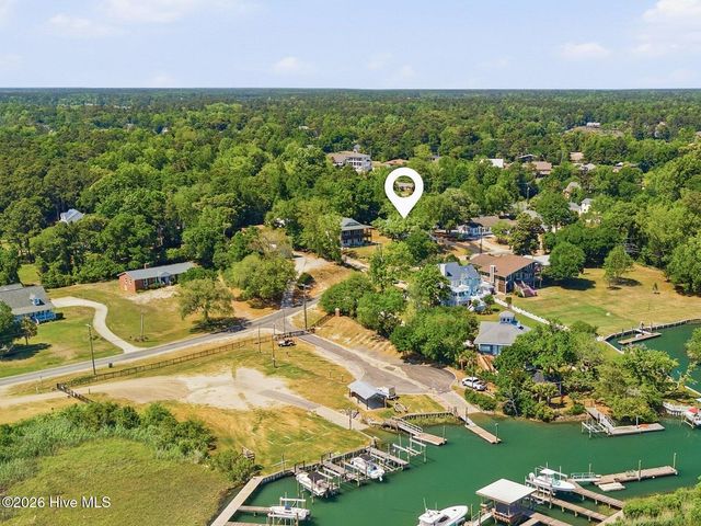 710 Hughes Road, Hampstead, NC 28443