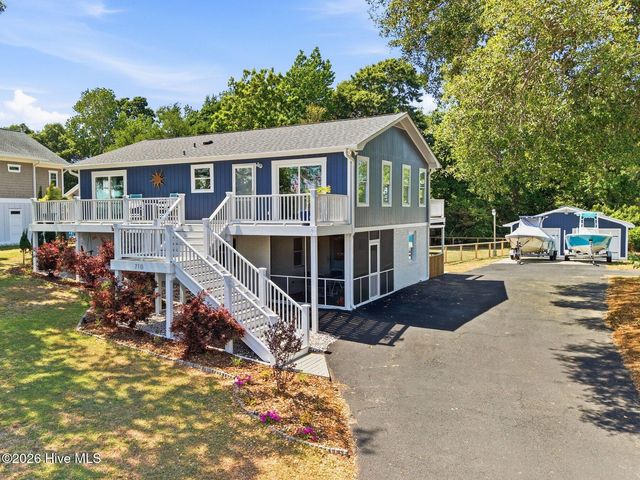 710 Hughes Road, Hampstead, NC 28443