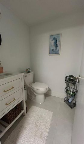 3060 Holiday Springs Boulevard 102, Margate, FL 33063