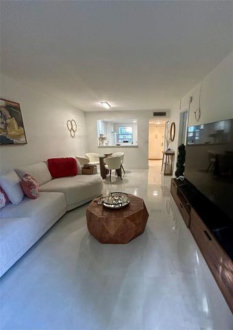 3060 Holiday Springs Boulevard 102, Margate, FL 33063