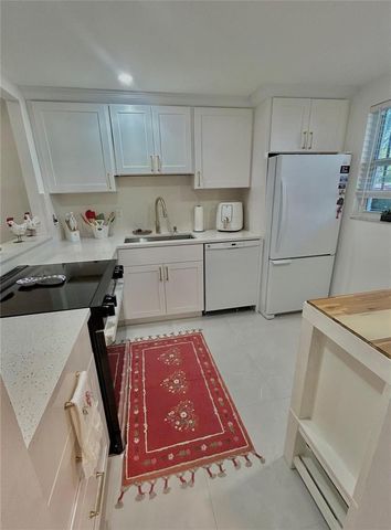 3060 Holiday Springs Boulevard 102, Margate, FL 33063