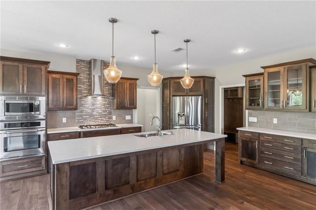 3327 N 109th Terrace, Kansas City, KS 66109