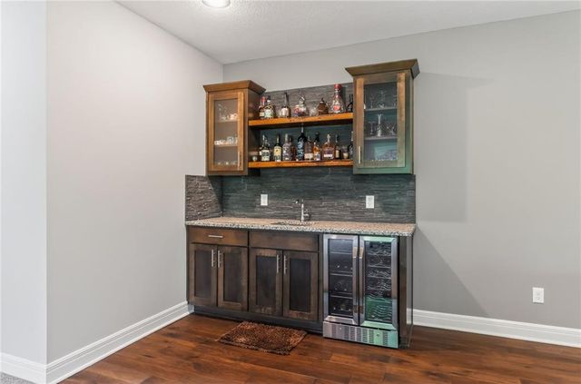 3327 N 109th Terrace, Kansas City, KS 66109