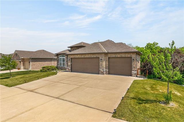 3327 N 109th Terrace, Kansas City, KS 66109