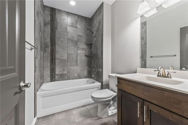 3327 N 109th Terrace, Kansas City, KS 66109