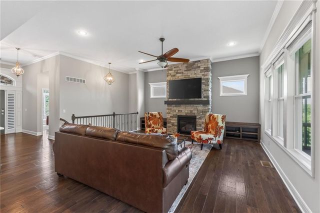 3327 N 109th Terrace, Kansas City, KS 66109