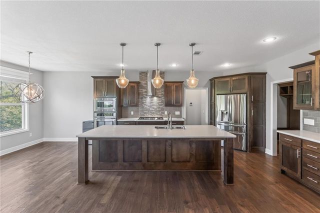 3327 N 109th Terrace, Kansas City, KS 66109