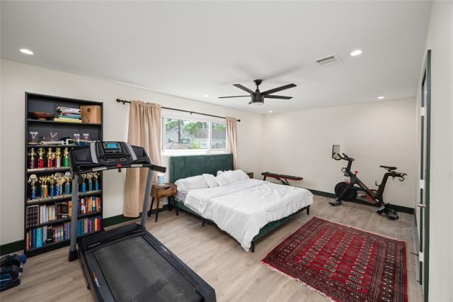 14919 Woodthorpe Lane, Houston, TX 77079