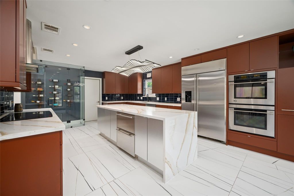 14919 Woodthorpe Lane, Houston, TX 77079