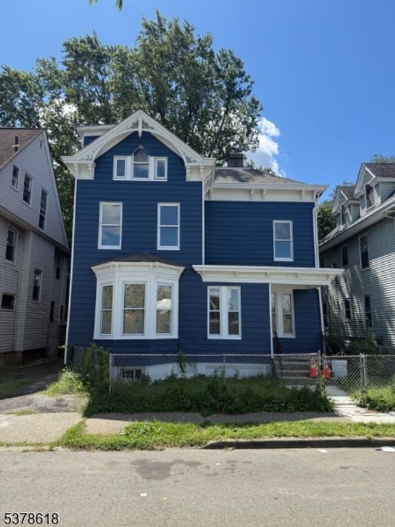 15 Winthrop Ter, East Orange City, NJ 07018