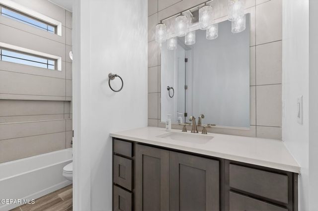 352 RIO DE JAZMIN Circle, El Paso, TX 79932