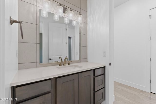 352 RIO DE JAZMIN Circle, El Paso, TX 79932