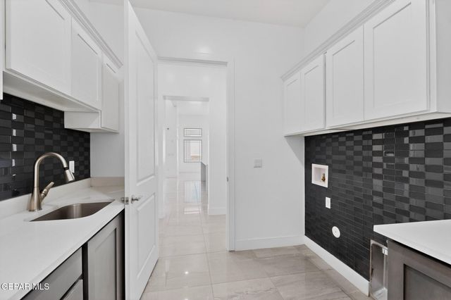 352 RIO DE JAZMIN Circle, El Paso, TX 79932