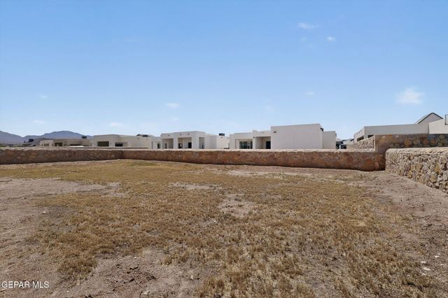 352 RIO DE JAZMIN Circle, El Paso, TX 79932