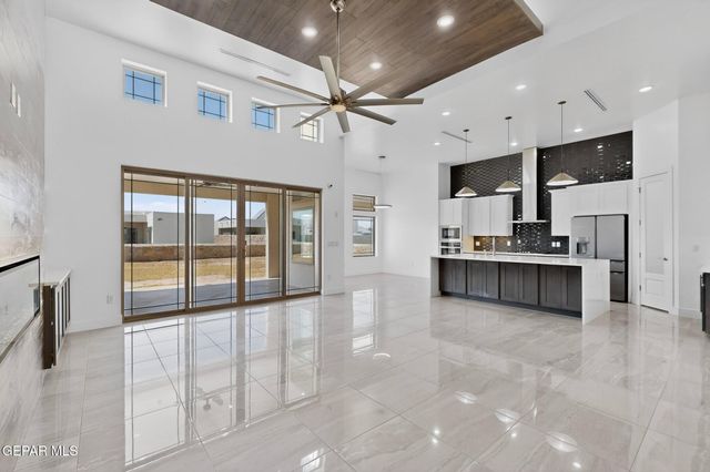 352 RIO DE JAZMIN Circle, El Paso, TX 79932