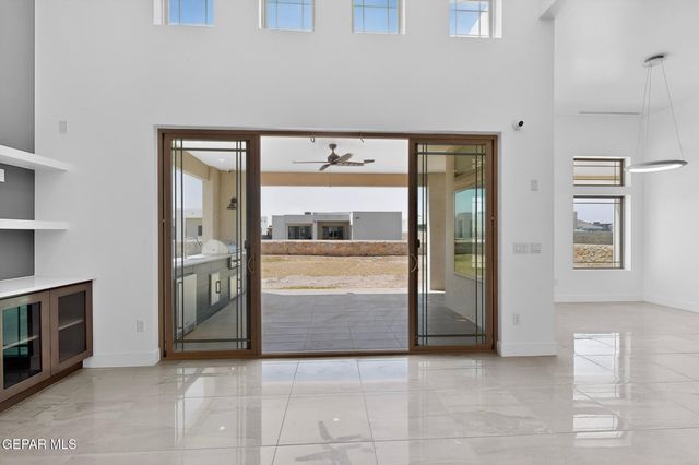 352 RIO DE JAZMIN Circle, El Paso, TX 79932