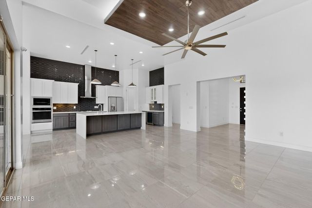 352 RIO DE JAZMIN Circle, El Paso, TX 79932