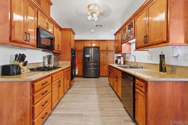 8948 Lakeview Road, Lakeside, CA 92040
