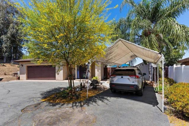 8948 Lakeview Road, Lakeside, CA 92040