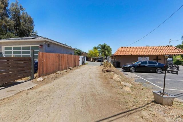 8948 Lakeview Road, Lakeside, CA 92040