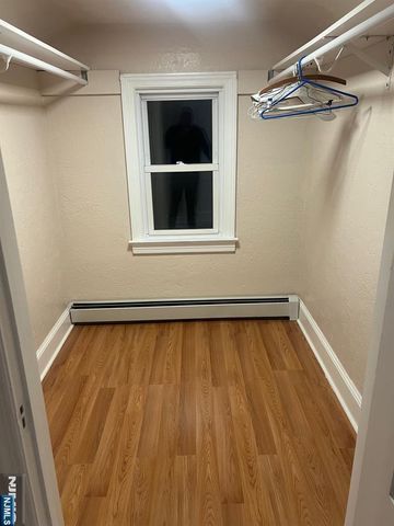 34 Park Row 2, Wallington, NJ 07057