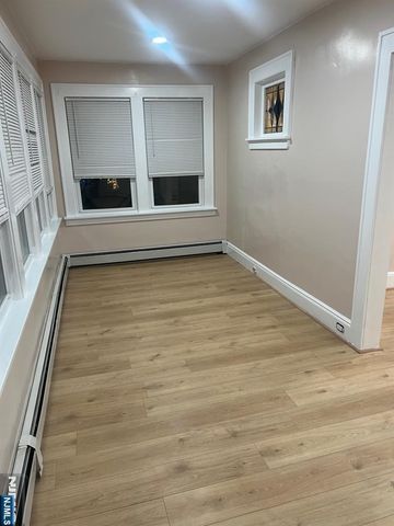 34 Park Row 2, Wallington, NJ 07057